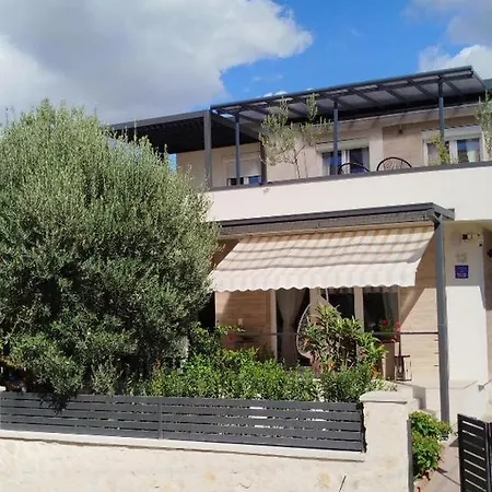 With Swimming Pool - 23696 Apartament