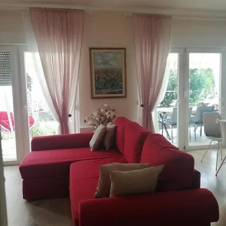 With Swimming Pool - 23696 * וודיצה